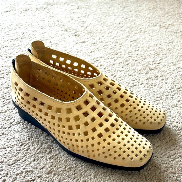 Arche Nirick Nubuck Leather Cutout Shoes Women’s 38 Butter Yellow Suede Loafers - Picture 1 of 16